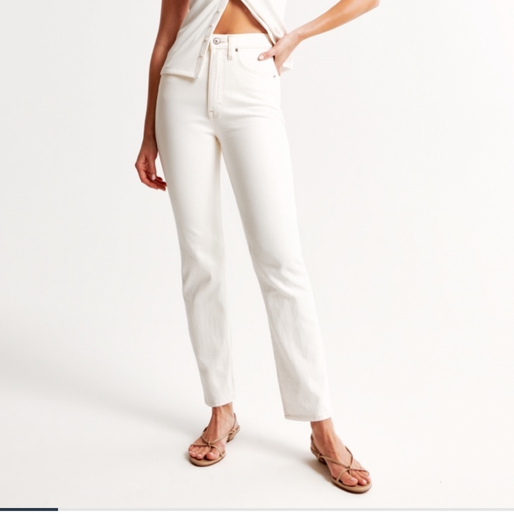 NWT - A&F Ankle Straight Ultra High Rise Jeans - 28 (6 Regular) - Cream